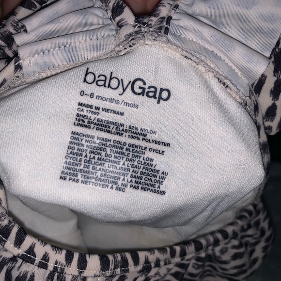 BAby GAP one piece bathing suit -0/6 months - Picture 6 of 6